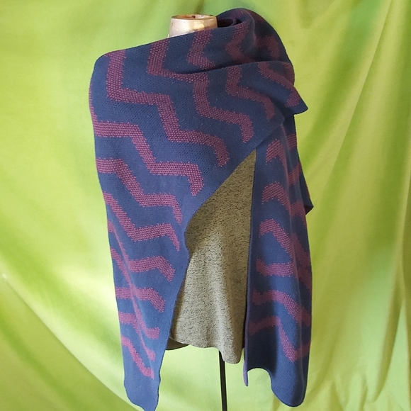 Nicole Miller Chevron Striped Shawl Wrap Open Front Poncho Blanket Cape~ - Picture 4 of 7